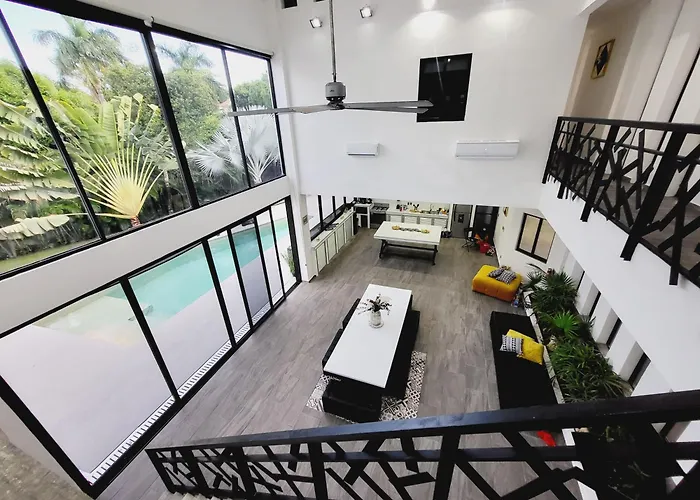 Celebre Villa Venus Playacar - 24 Pax